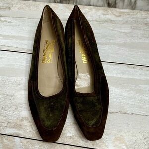 Salvatore Ferragamo Women Sz 9.5 AA Brown Green Suede Vintage Boho Chic Slip Ons